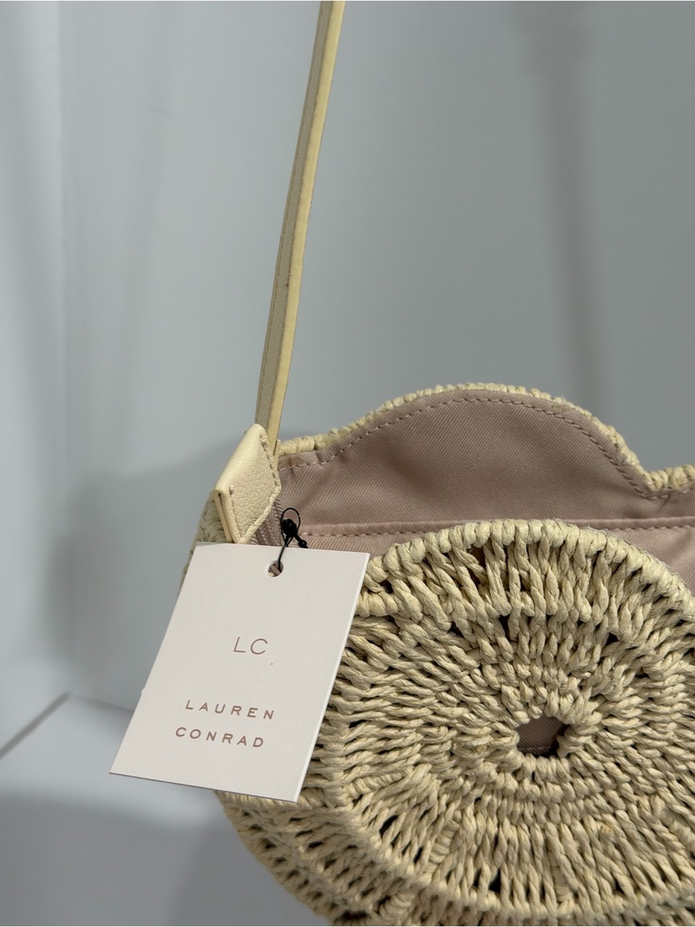 Lauren Conrad Woven Straw Shell shaped Crossbody Bag - Picture 3 of 3